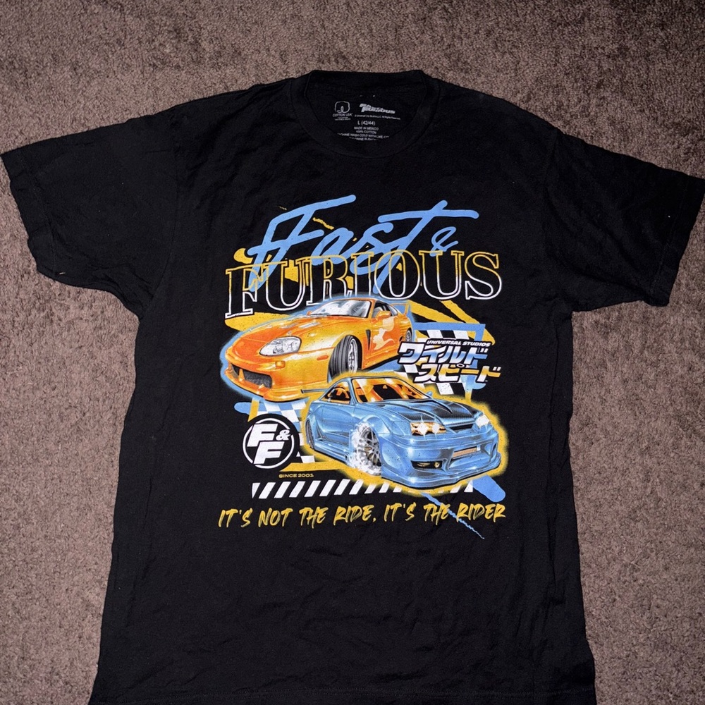 Graphic logo design style T-Shirt